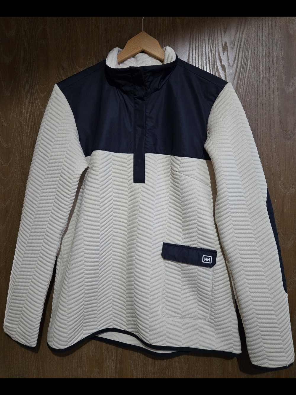 NWOT - Helly Hansen Two-Tone Quilted Pullover - Navy & Cream